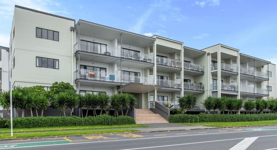  at 8/128 Stancombe Road, Flat Bush, Manukau City, Auckland