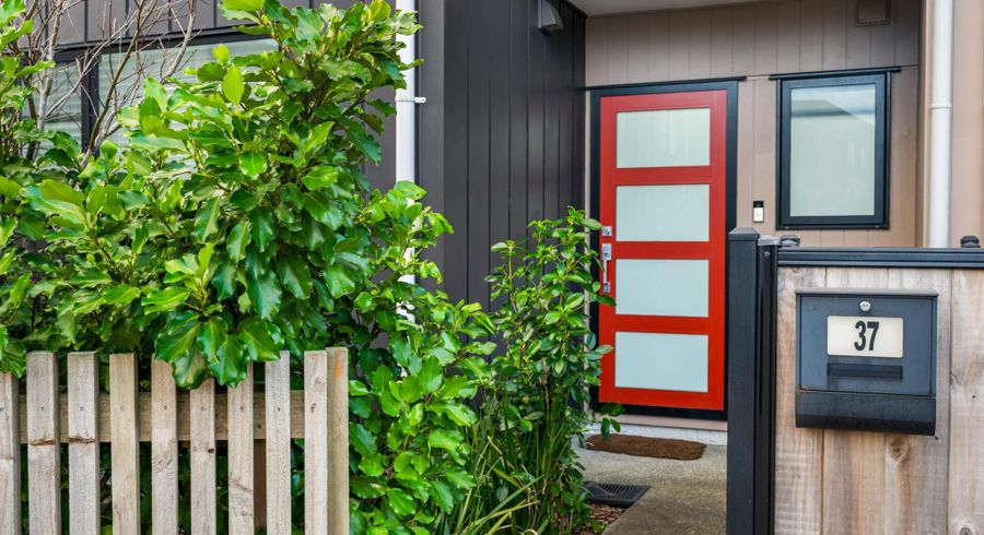 at 37 Eileen Newey Place, Henderson, Waitakere City, Auckland
