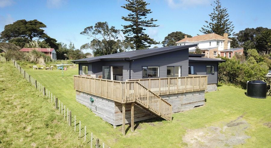  at 4 Gillespie Drive, Baylys Beach, Kaipara, Northland