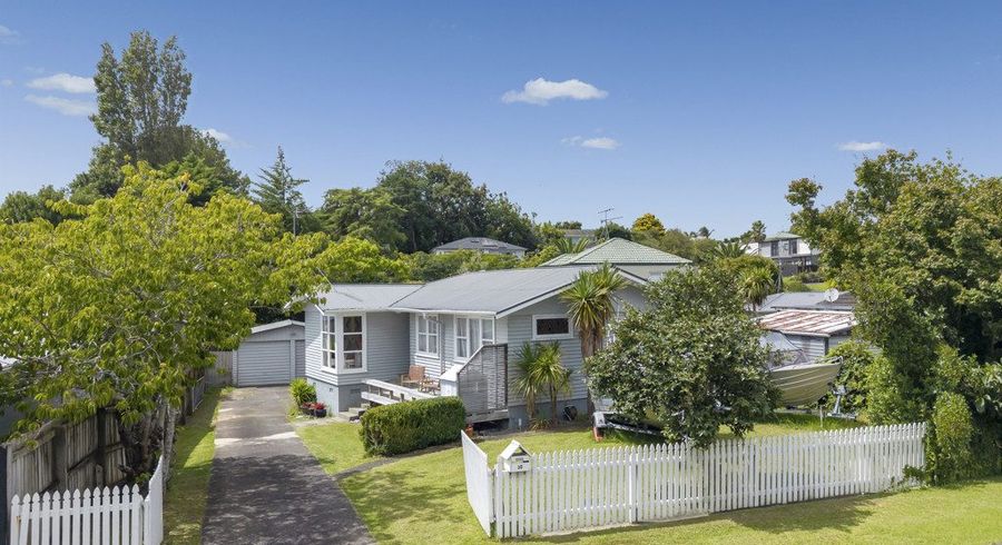  at 10 Wood Avenue, Howick, Manukau City, Auckland