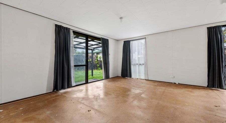  at 2/16 Cameron Place, Ranui, Auckland