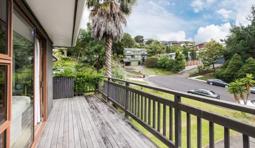  at 86 Ayton Drive, Glenfield, North Shore City, Auckland