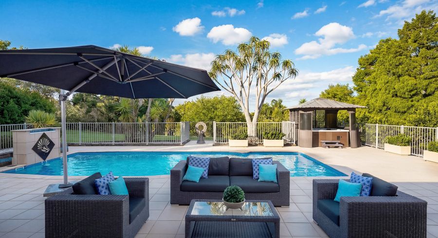  at 7 Burgundy Park Avenue, Henderson, Waitakere City, Auckland