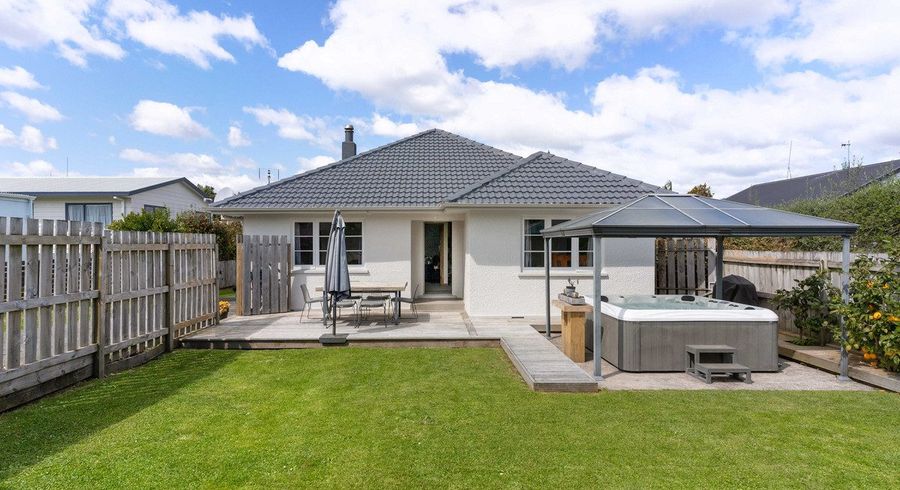  at 8 Watling Street, Gate Pa, Tauranga