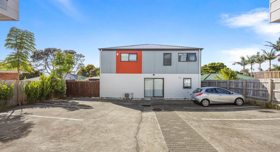  at 5/98 Lincoln Park Avenue, Massey, Waitakere City, Auckland