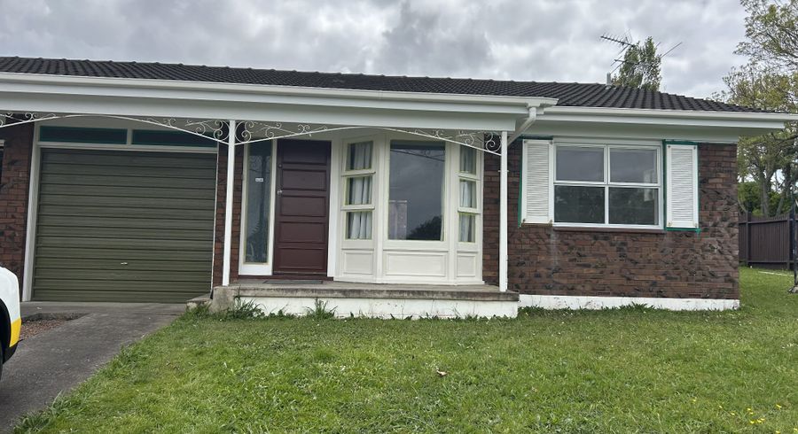  at 1/1 Suzetta Place, Farm Cove, Manukau City, Auckland