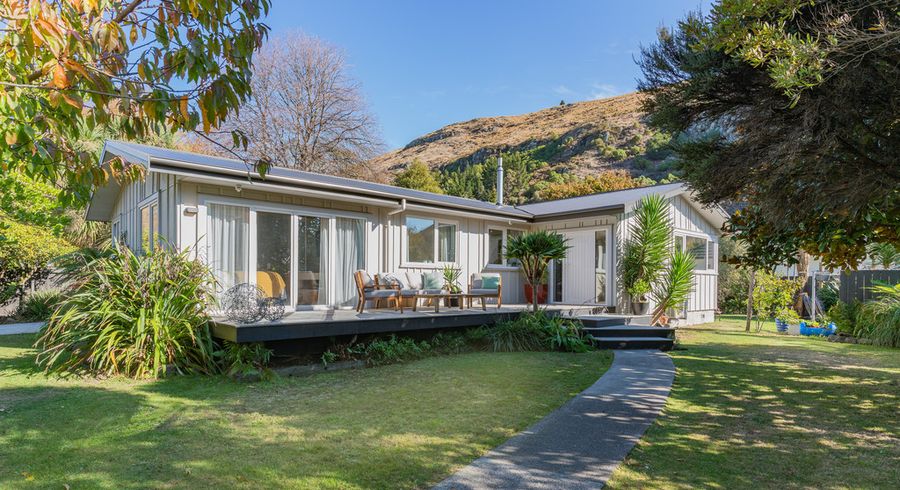 at 52 Van Asch Street, Sumner, Christchurch
