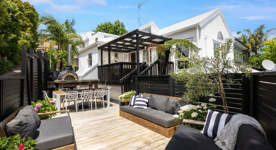  at 1/35 Newhaven Terrace, Mairangi Bay, North Shore City, Auckland