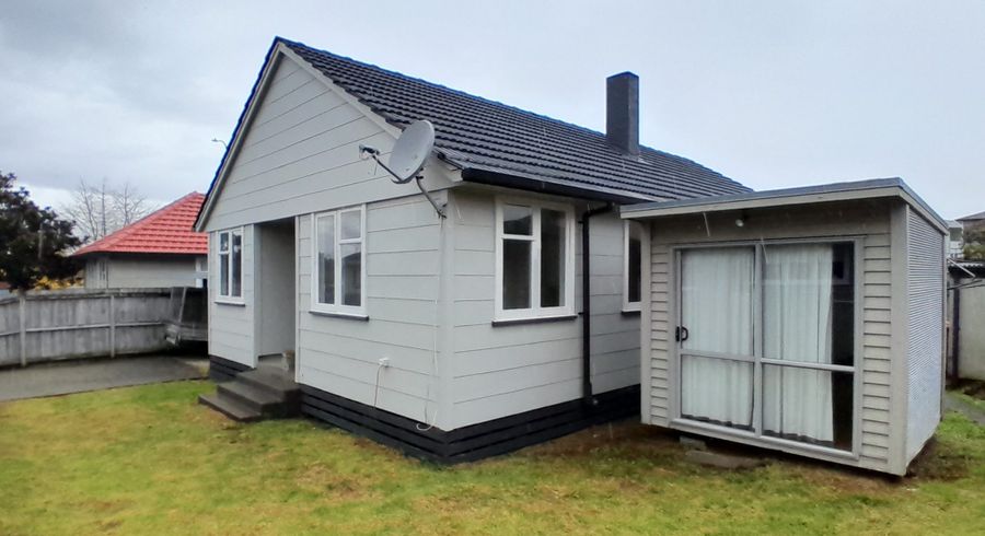  at 72C Swaffield Road, Papatoetoe, Auckland