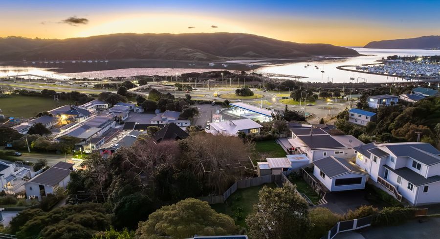 at 8a Kiriwai Road, Paremata, Porirua, Wellington