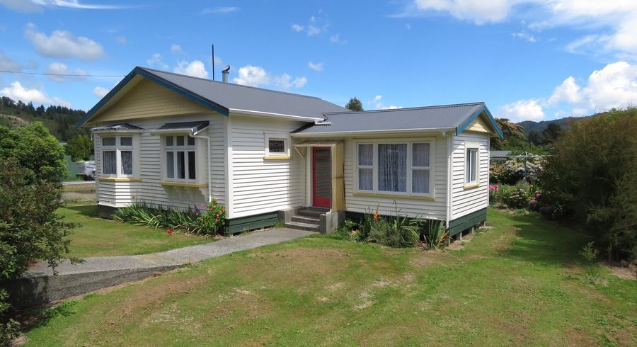  at 4 Sinnamon Street, Reefton