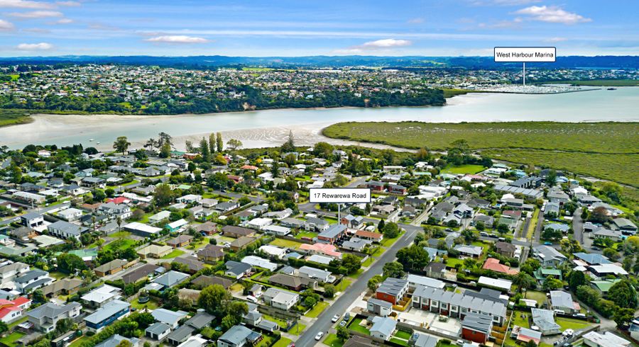  at 4/17 Rewarewa Road, Te Atatu Peninsula, Auckland