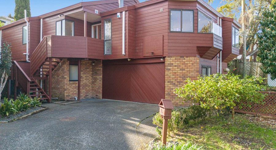  at 2/8 Antrim Grove, Bayview, North Shore City, Auckland