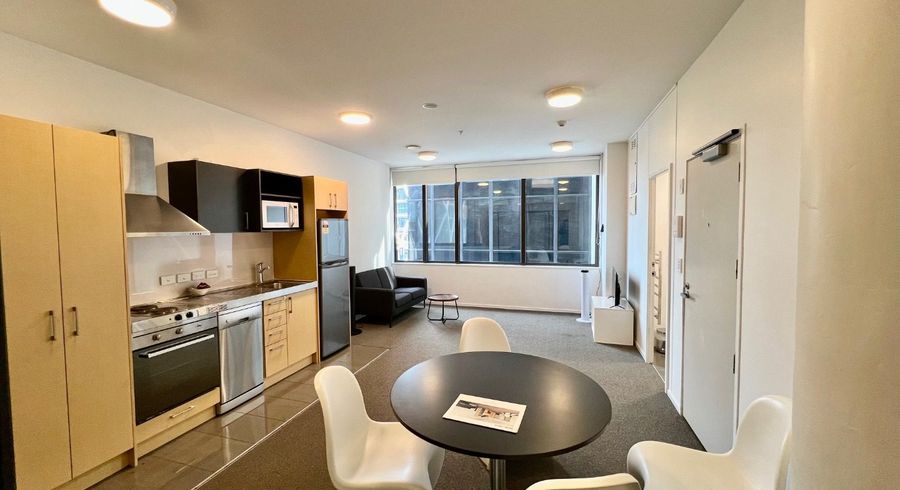  at 306/17 Putney Way, City Centre, Manukau City, Auckland