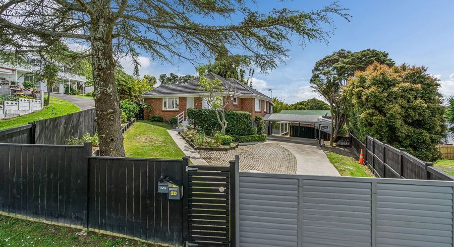  at 20 Hamilton Place, Glenfield, Auckland
