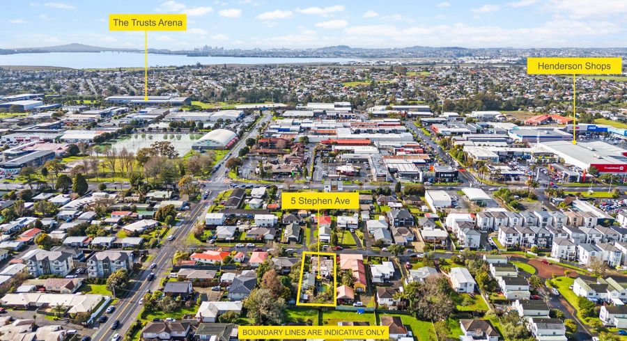  at 5 Stephen Avenue, Henderson, Waitakere City, Auckland