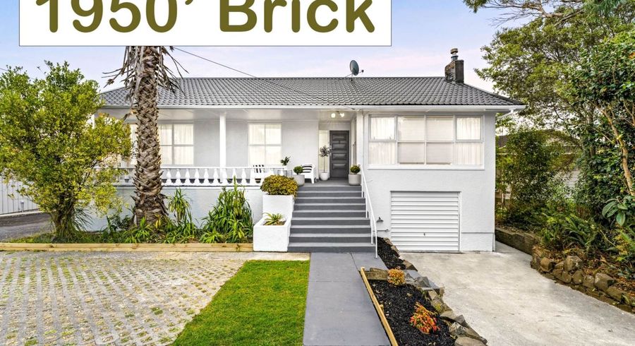  at 242  East Coast Road, Forrest Hill, North Shore City, Auckland