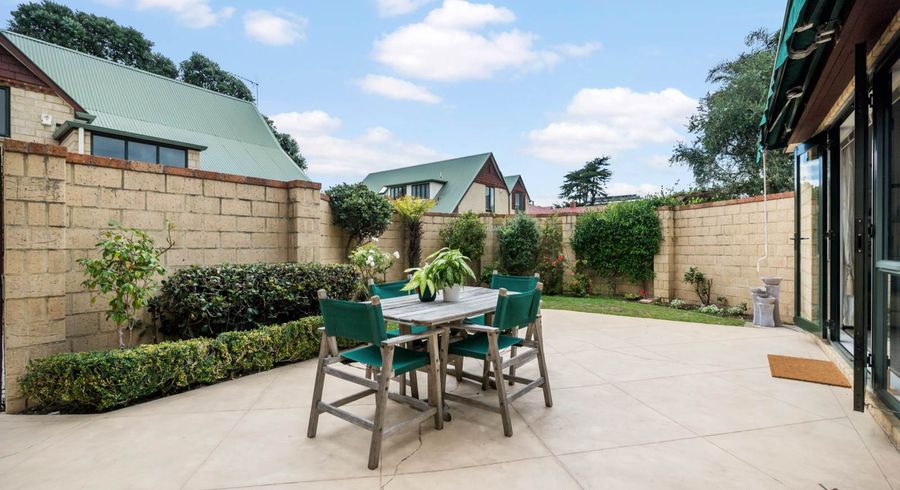  at 11/52 Taharoto Road, Takapuna, Auckland