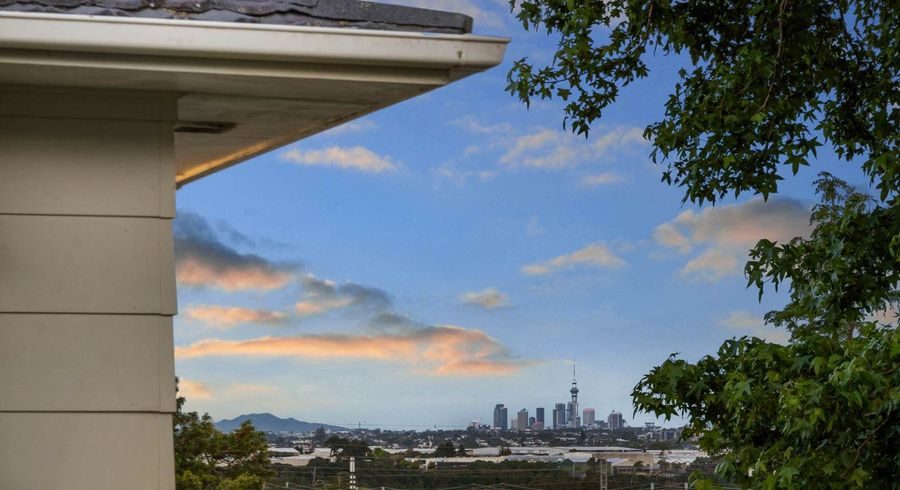  at 5 Denarius Lane, Glendene, Waitakere City, Auckland