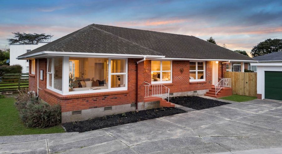  at 34 Evelyn Place, Hillcrest, North Shore City, Auckland