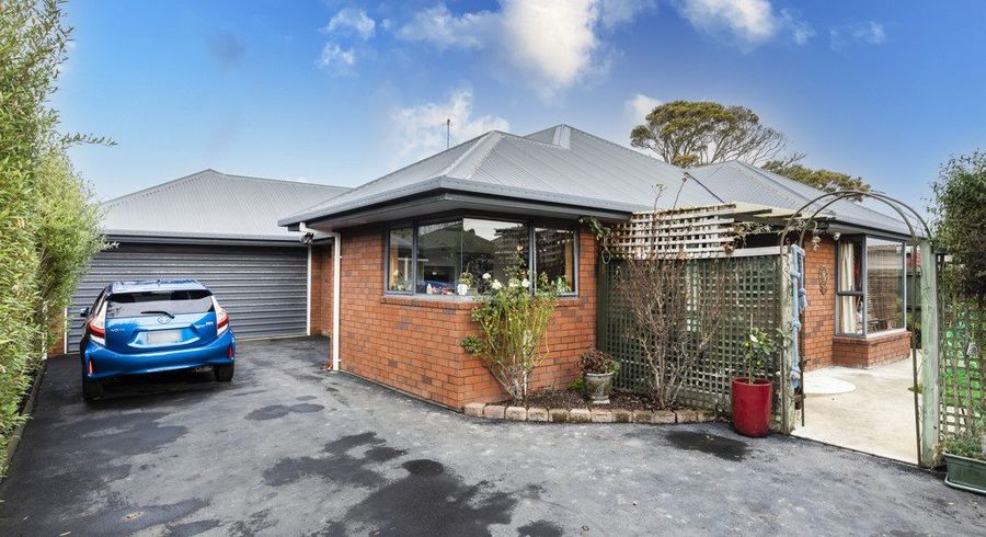  at 2/14 Farquhars Road, Redwood, Christchurch City, Canterbury