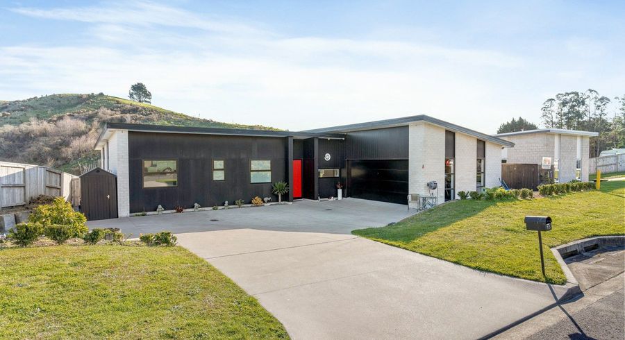  at 15 Bob Carter Place, Welcome Bay, Tauranga