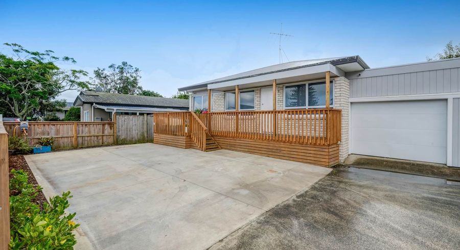  at 2/33F Springs Road, Parakai, Rodney, Auckland