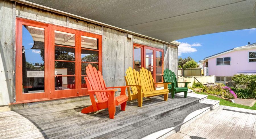  at 14 Manga-Pirau Street, Waikawa Beach, Horowhenua, Manawatu / Whanganui