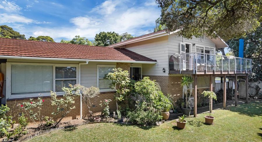  at 2 Tudward Glade, Hillcrest, North Shore City, Auckland