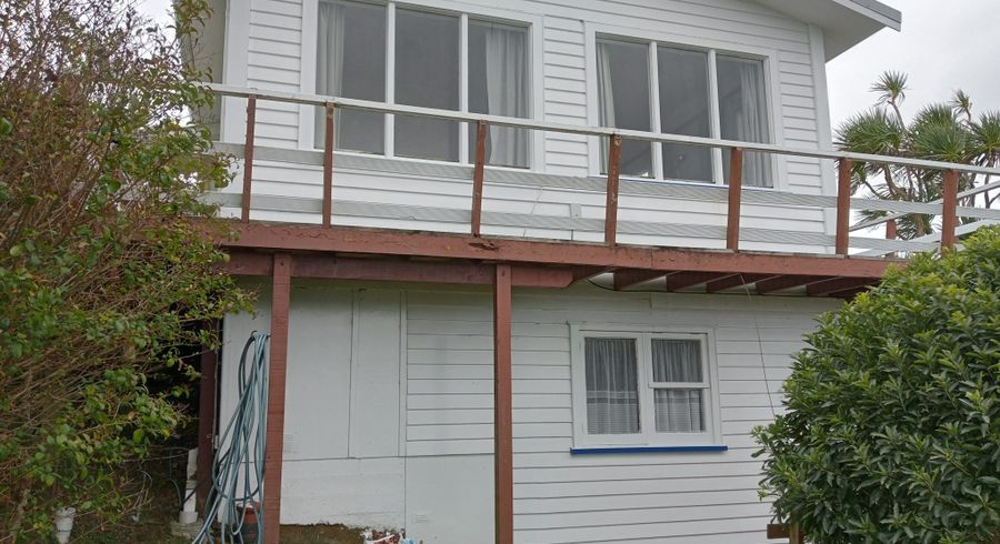  at 10 Ogilvy Terrace, Plimmerton, Porirua, Wellington