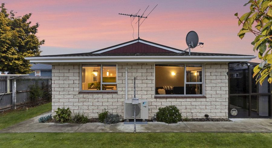  at 2/122 Cavendish Road, Casebrook, Christchurch City, Canterbury