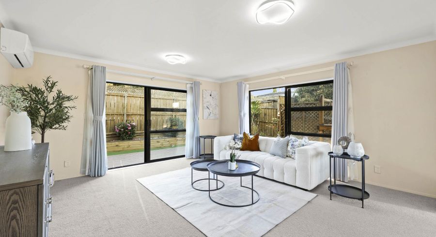  at 2/20 Beach Road, Mellons Bay, Manukau City, Auckland