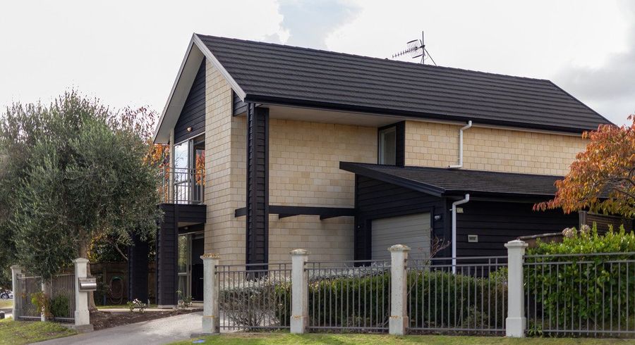  at 7 Jade Lane, Paraparaumu