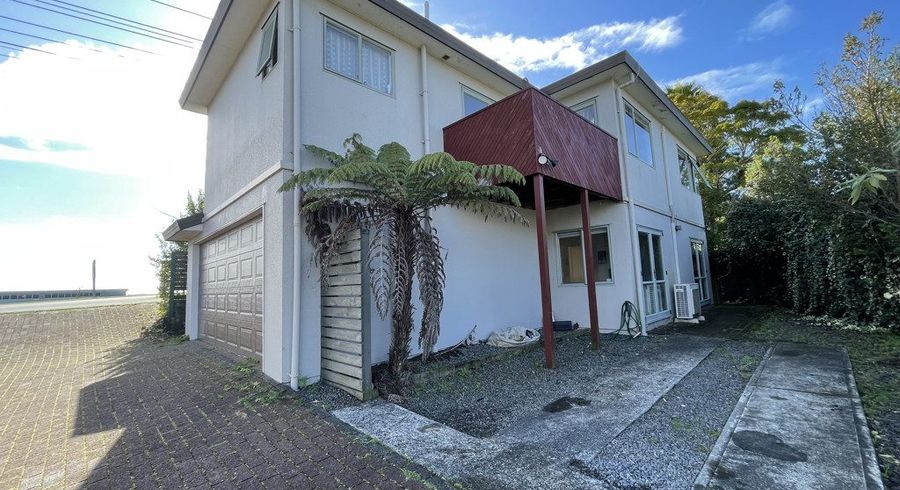  at 2/227 Sunset Road, Sunnynook, North Shore City, Auckland