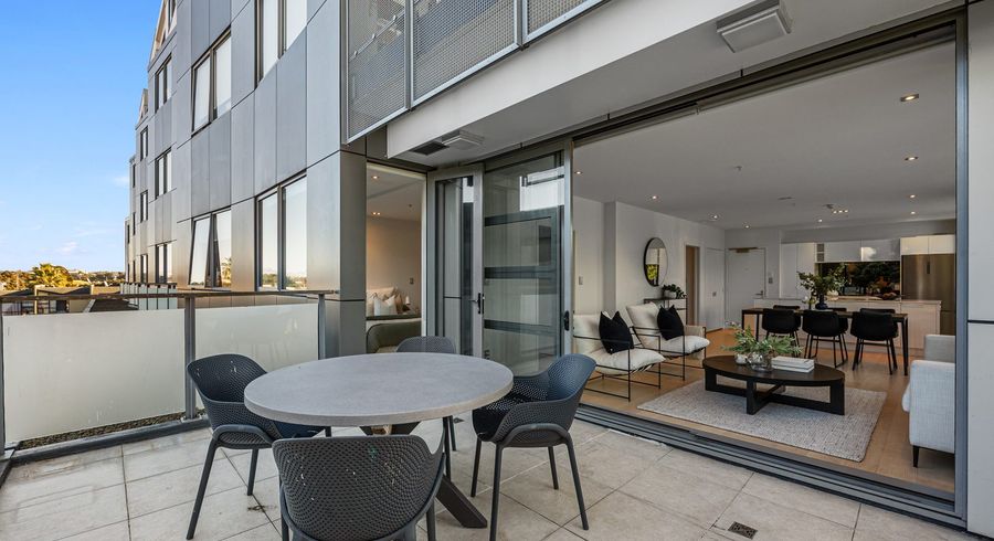  at 102/16 Huron Street, Takapuna, Auckland