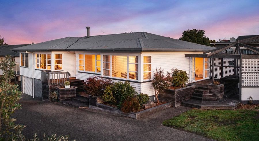  at 213 Te Atatu Road, Te Atatu South, Auckland