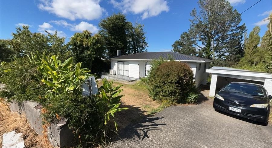  at 586 East Coast Road, Pinehill, North Shore City, Auckland