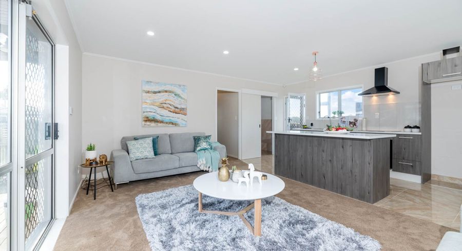  at 2 Starforth Place, Henderson, Auckland