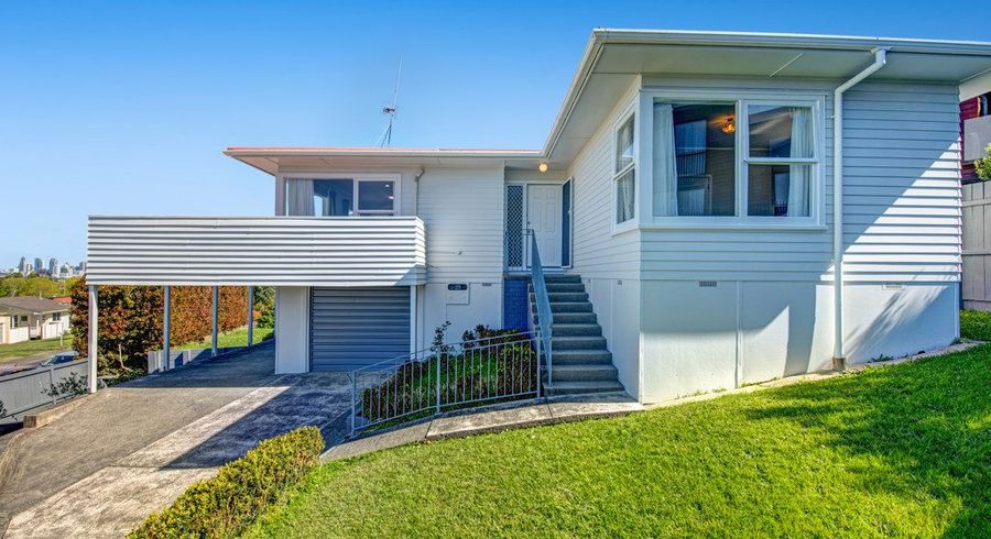  at 1/56 Potter Avenue, Northcote, Auckland