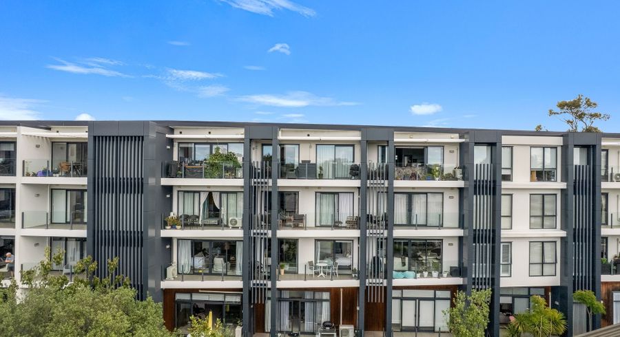  at 30/8 Thompson Park Road, Mount Wellington, Auckland City, Auckland