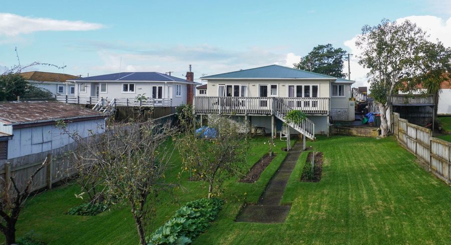  at 12 Gilliam Street, New Lynn, Waitakere City, Auckland