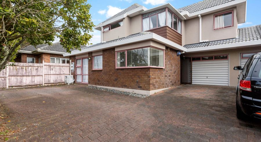  at 2/416 Mount Albert Road, Mount Roskill, Auckland