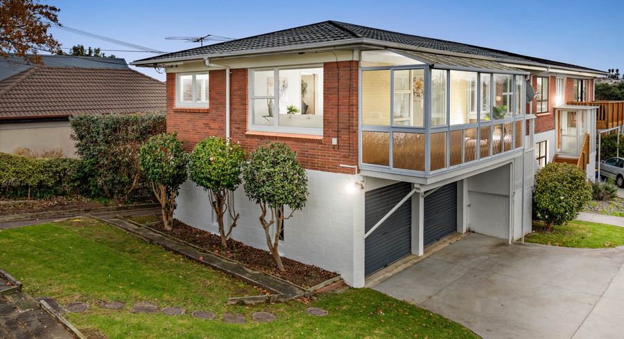 at 1/7 Eversleigh Road, Belmont, Auckland