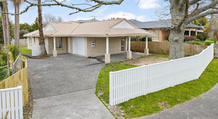  at 13 Clover Drive, Henderson, Waitakere City, Auckland