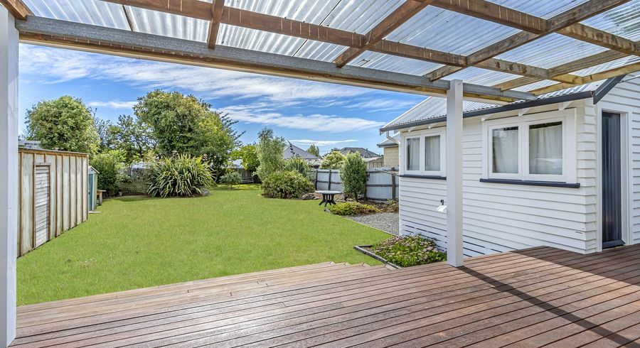  at 215 Breezes Road, Aranui, Christchurch City, Canterbury