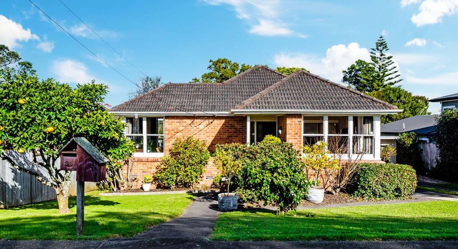  at 30 Weybridge Crescent, Glen Innes, Auckland