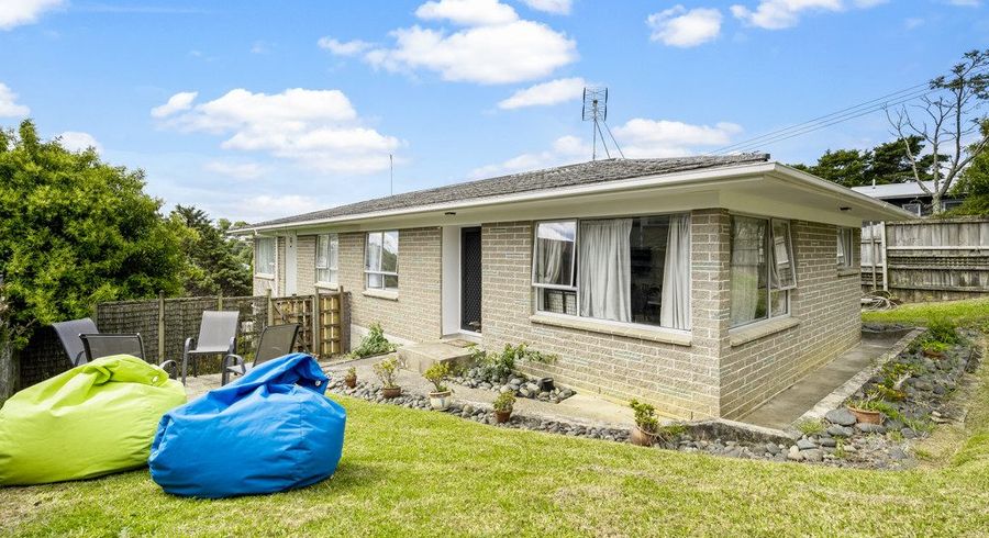  at 2/43 Archers Road, Hillcrest, Auckland
