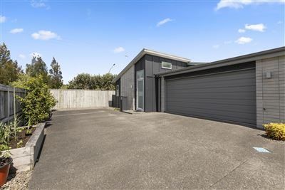  at 5 Lennon Way, Papamoa Beach, Papamoa