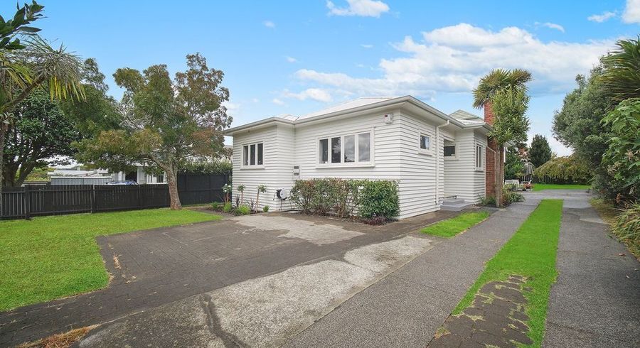  at 114A Kiwi Rd, Point Chevalier, Auckland City, Auckland