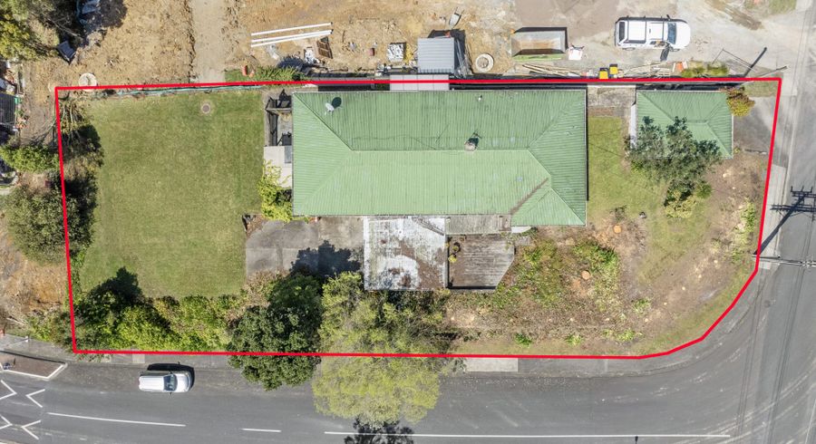 at 84 Awaroa Road, Sunnyvale, Waitakere City, Auckland